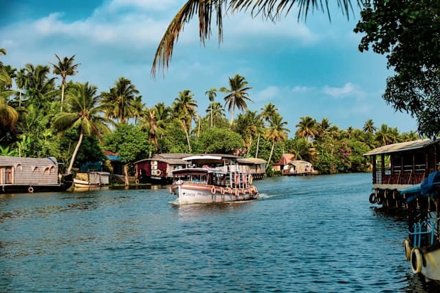Kerala Backwaters & Hills 2025