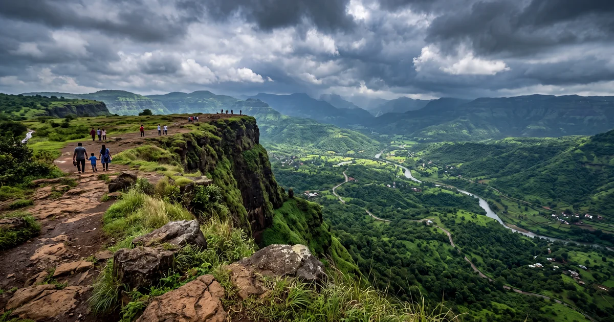 Best Places to Visit in Panchgani (2026): Table Land, Views and Weekend Escapes
